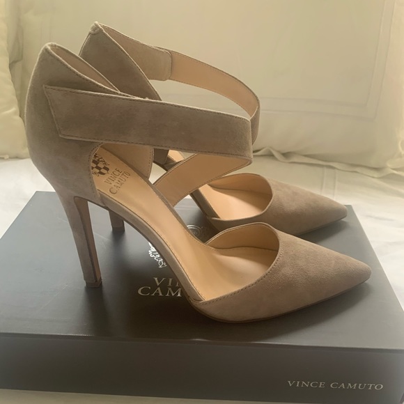Vince Camuto Suede Heels - Picture 4 of 8